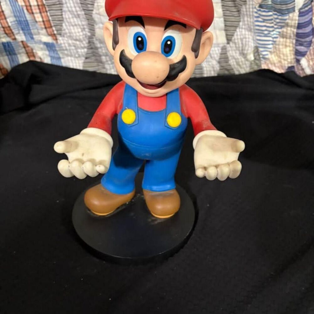 Super Mario 12-Inch Nintendo DS/3DS Holder 2011